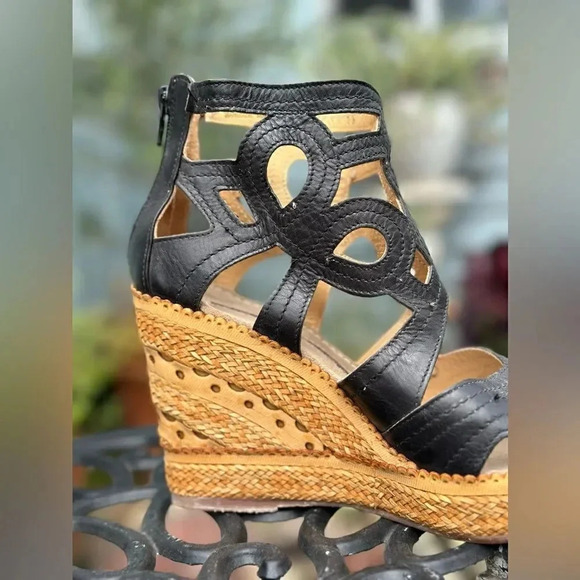 Francesco Morichetti — Black Leather Cut-out Wedge - Picture 4 of 5